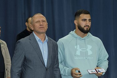 Спортсмены разыграли награды на коврах «Олимпийского»